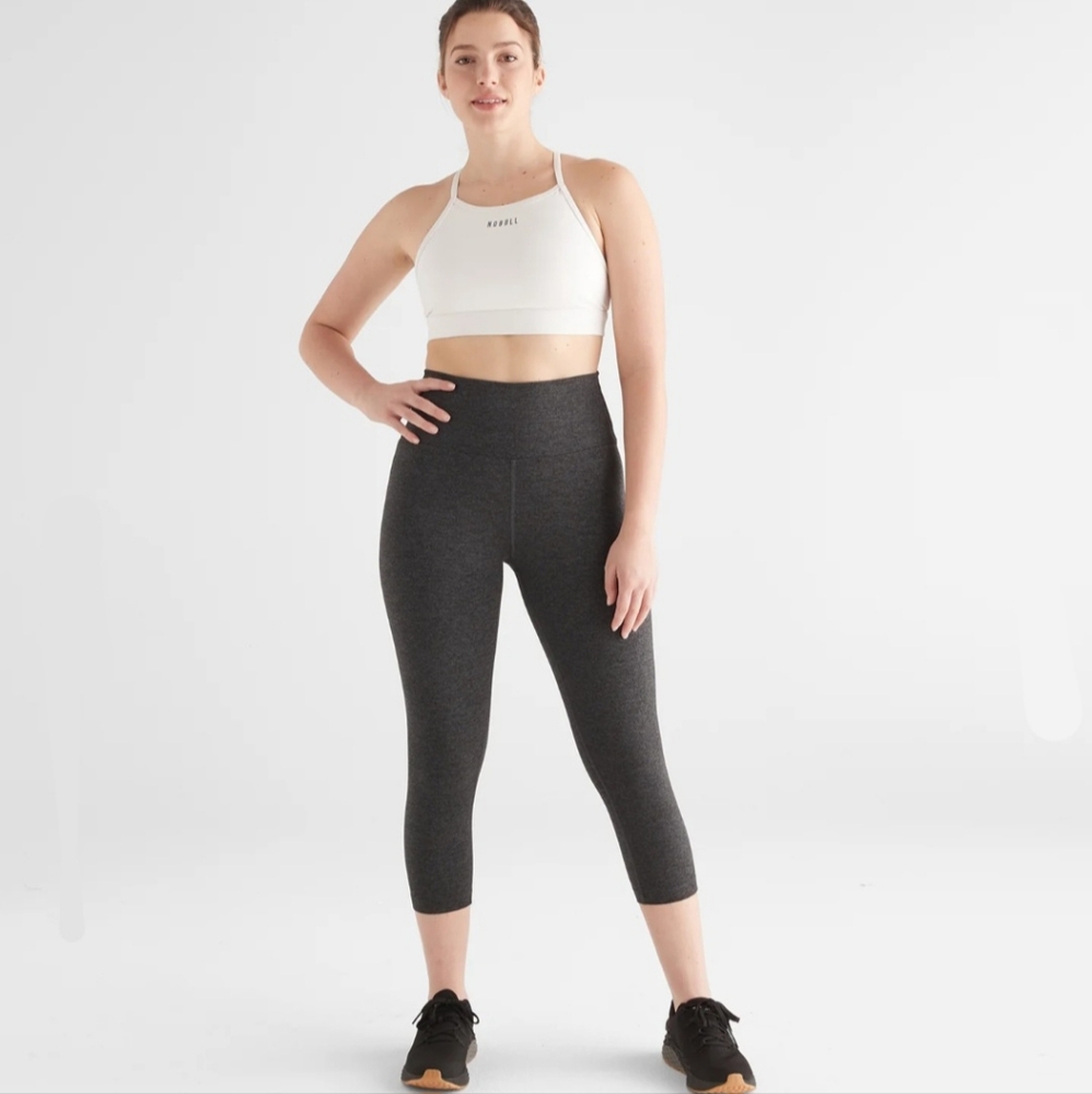 Nobull Women's High Rise Charcoal Heather Matte Capri 21" Leggings Size Small.